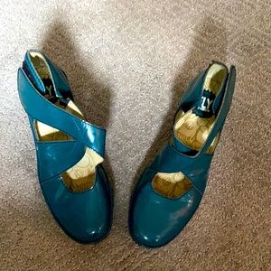 Fly London Cross Strap Mary Jane Wedge Teal Sz 39